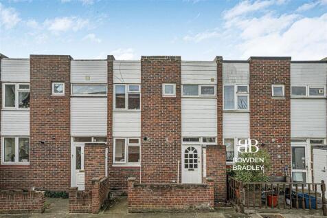 Ilford, IG6 - property photo
