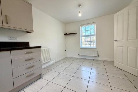 Culbone Road, East Wichel, Swindon, Wiltshire, SN1 photo 4
