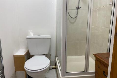 school rd 3 flat 10 shower.jpg