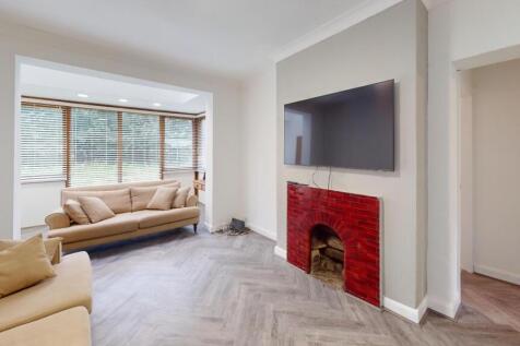 6-bed house on Harrington Drive, Nottingham, £3,233/mo