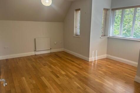 Cadogan Place, North Heath Lane, Horsham photo 2
