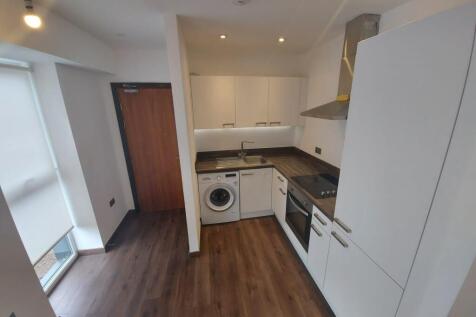 Large Studio for rent with parking