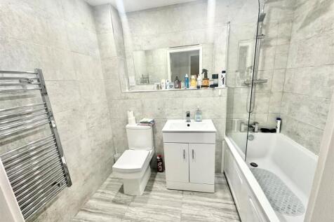 151 Electra - Bathroom.jpg