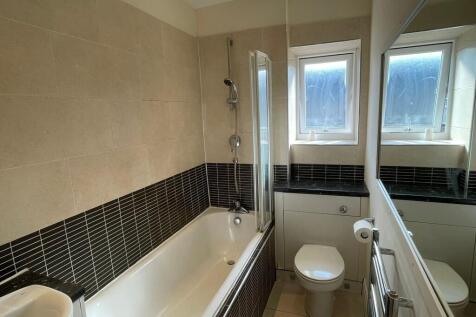 Ashfield Terrace, Thorpe, WF3 photo 4