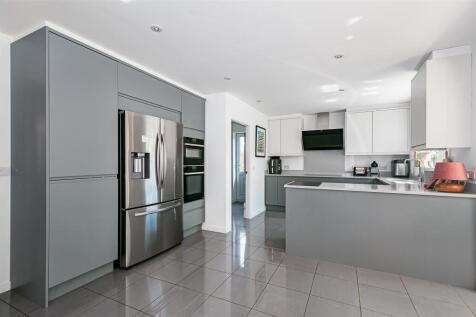 5 Sycamore Close -26.jpg