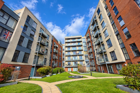 2-bed flat on Mosaic House, Midland Road, Hemel Hempstead, Hertfordshire, £1,600/mo
