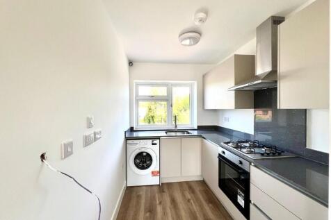 Hemming Way, Watford, Hertfordshire, WD25 photo 3