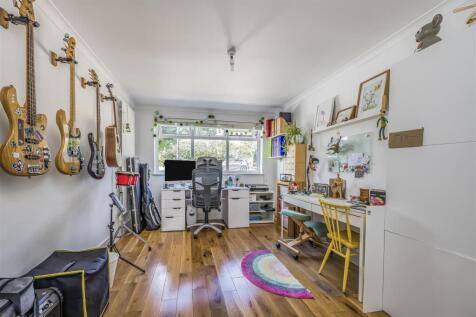 29 Wraysbury Park Drive, Emsworth-PorticoMarketing