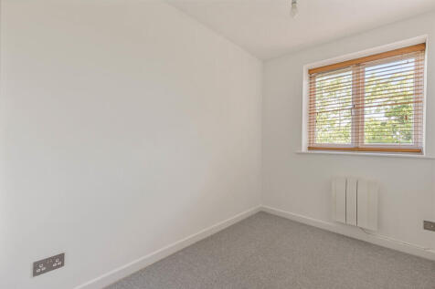 14 Carlton Place,...