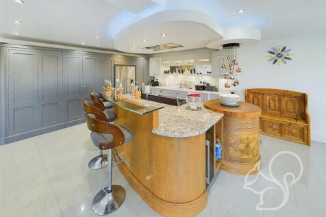 Kitchen / Living Area