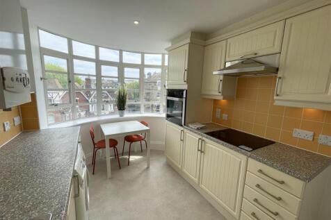 Kitchen 3.jpeg