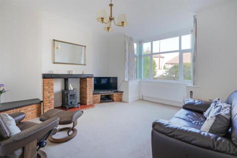 Living Room 1.jpg