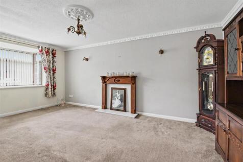 LOUNGE OR BEDROOM ONE
