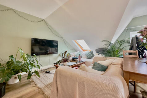 2 bed flat to rent Lucien Road, Tooting SW17