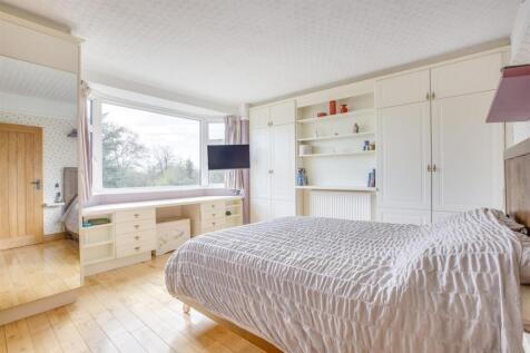 40 Wycombe Road, HP15 6RY-6.jpg