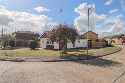 16 FAMBRIDGE DRIVE NEW OUTSIDE.jpg