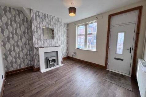 146 Wellington Street lounge.jpg
