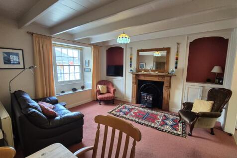 Living room 2.jpg