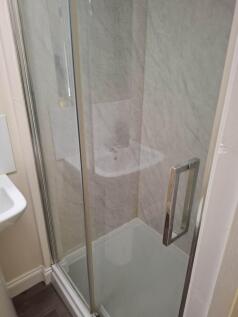 **AVAILABLE EARLY JANUARY** Room 12. 20 Newgate Street, Worksop photo 4
