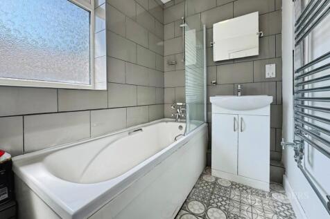 Overbury Road, Hellesdon, Norwich, NR6 photo 5