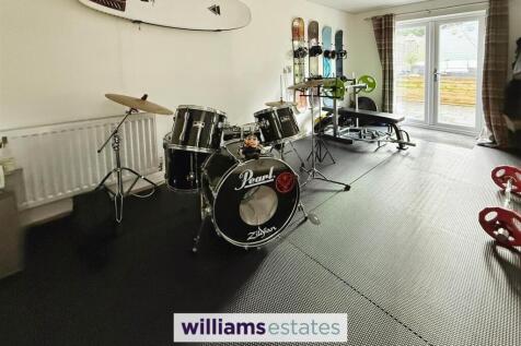 Playroom / Home Gym / Office