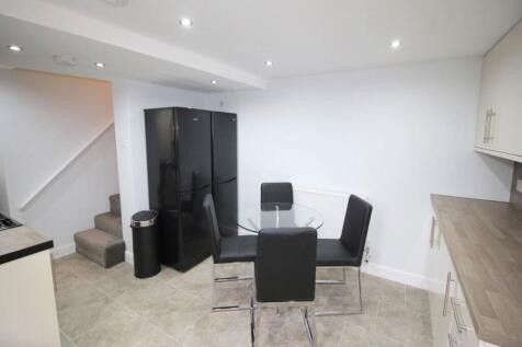 Rosemont Avenue (Room 4), Bramley, Leeds photo 4