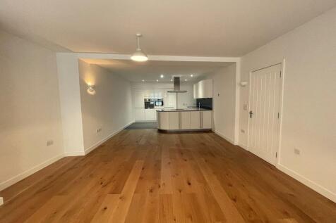 Lounge / Dining 
