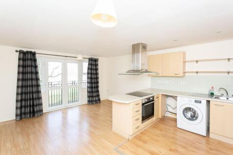 Watford, WD18 - property photo