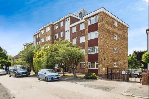 28 Barnes Court, Durham Avenue, Woodford Green, IG8 7NJ