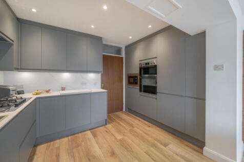 8-681e41ec8b742-1...