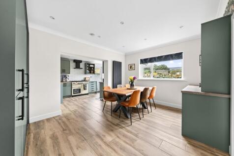 OPEN PLAN DINING KITCHEN