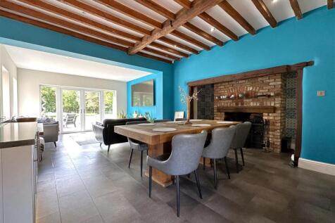 Dining Ares With Feature Fireplace 648