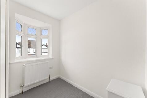 Woodside Close, Surbiton, KT5 photo 3