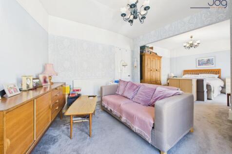 Spacious Double Bedroom with Lounge located on the First Floor