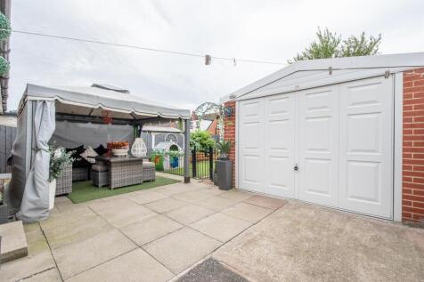 Garden/Garage