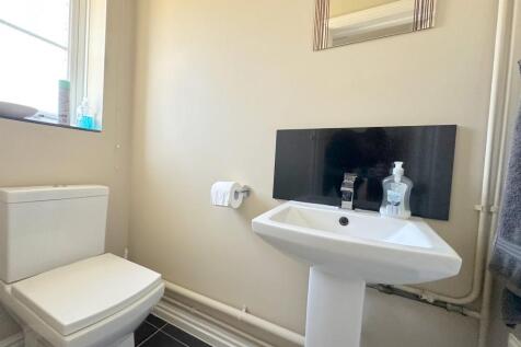 Whitwell Close, Barton Hills, Luton, LU3 4BS photo 3