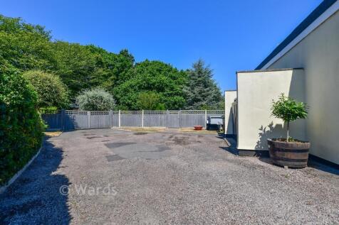 Driveway/Parking