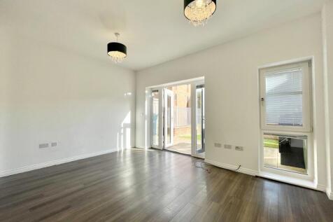 Henrietta Way, Campbell Park photo 5