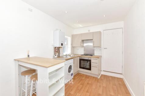 Lounge/ Kitchen