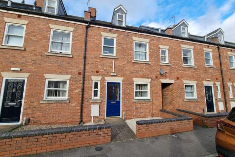 6-bed terraced on 43 Gordon Street, Leamington Spa, £3,750/mo