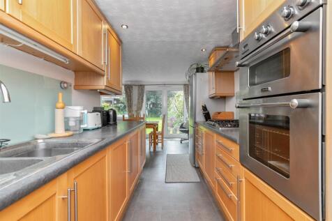Gibbons Close, Sandridge photo 4