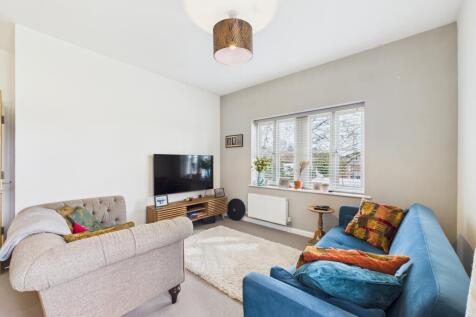 CAM02909G0-PR0353-STILL007