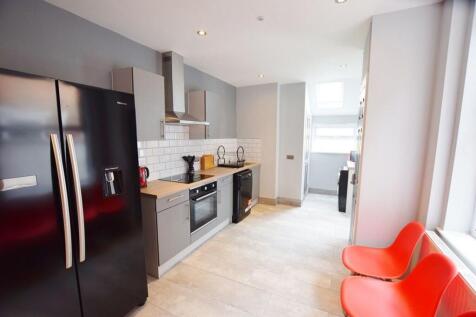 Communal Kitchen / Diner