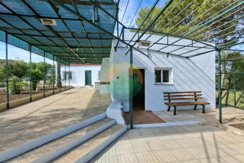 3 Bedroom Country House For Sale-VAL03-1