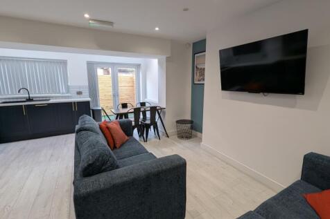 5 Bed-Claremont Road, Wavertree, L15 photo 5