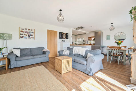 Kitchen / Dining ...