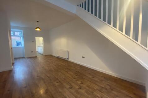 Living Room (2)
