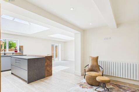 CAM03830G0-PR0160...