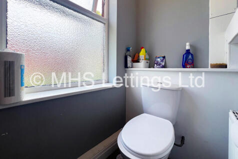 Room 8, 4 Midland Road, Leeds, LS6 1BQ photo 4