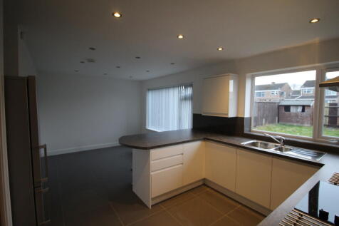 10 Newgale Walk, Sydenham, Leamington Spa photo 3